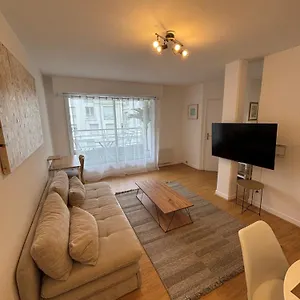 Appartement F2 Calme Et Lumineux Avec Balcon Au Coeur Du Vieux, Lille